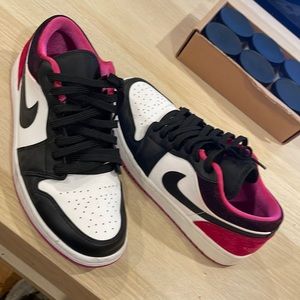 Air Jordan 1 Modifed: Right size 9, Left size 8.5